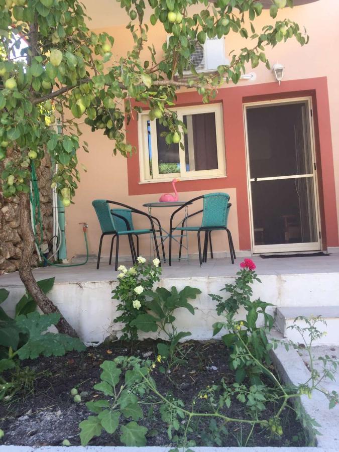 Domenica House Kondaraina